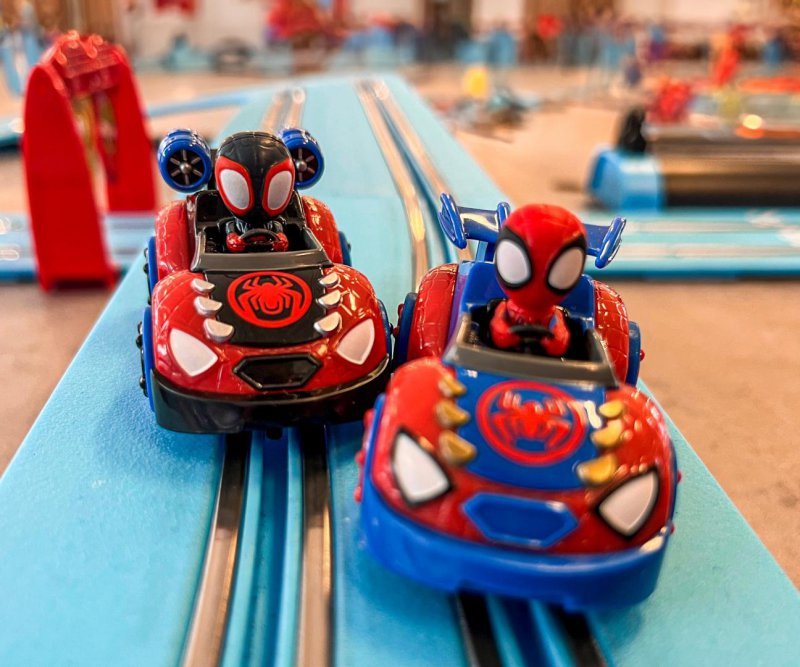 Carrera First Spidey - Go Spidey Go! 2,9m